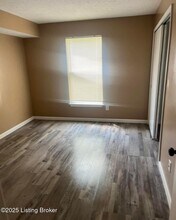 2430 McKindree Ct in Louisville, KY - Building Photo - Building Photo