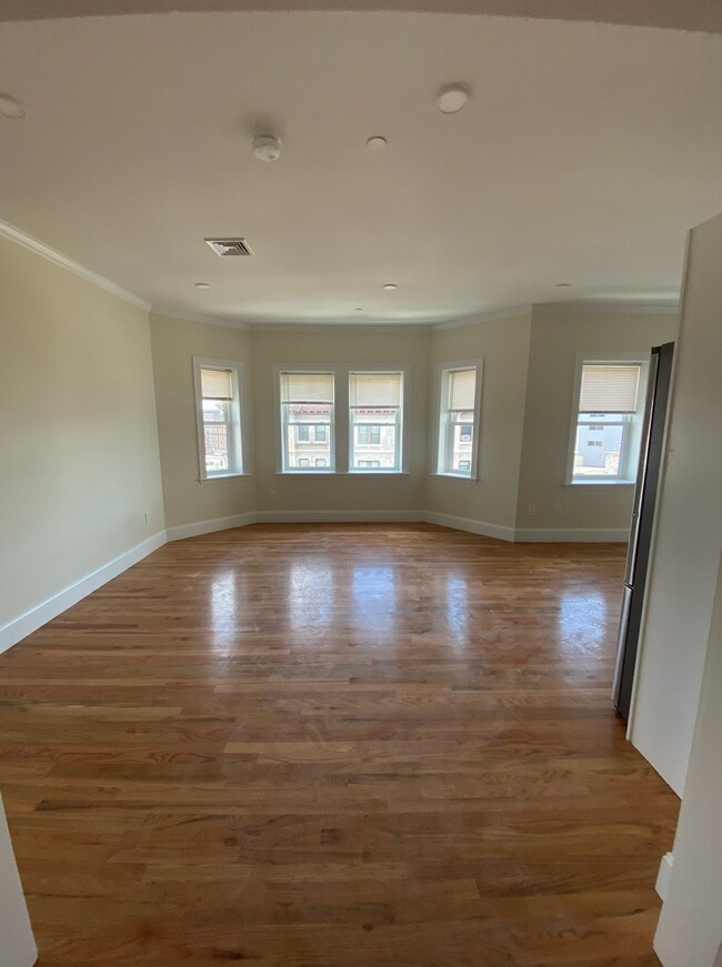 211 Harvard Ave, Unit 5 in Boston, MA - Building Photo - Building Photo