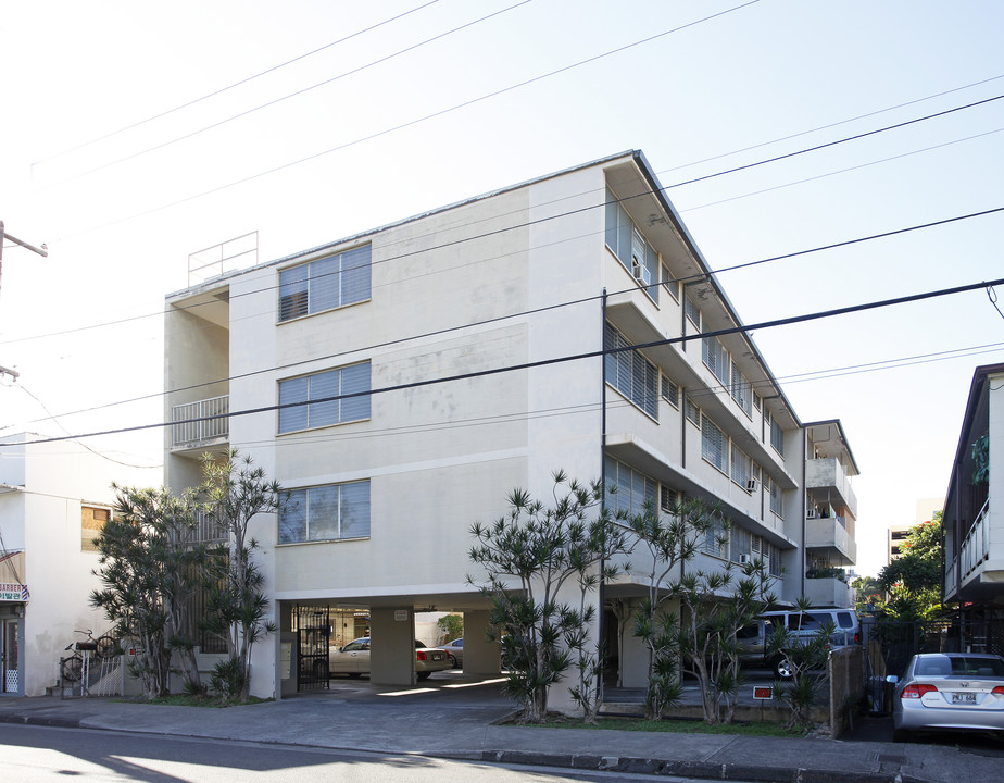 1425 Kinau St in Honolulu, HI - Building Photo