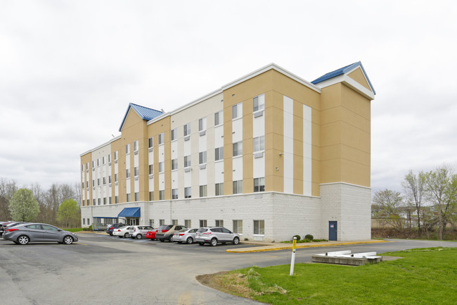 Meadow Heights in Uniontown, PA - Building Photo - Primary Photo