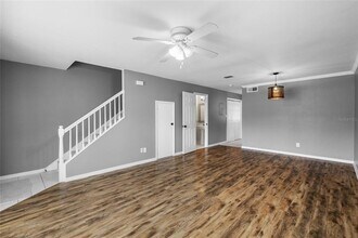 37250 Embassy Pk Ln in Dade City, FL - Building Photo - Building Photo