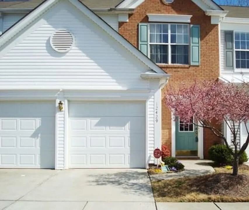 Room in Townhome on Dunford St in Charlotte, NC - Building Photo