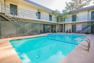 Tujunga Apartments in North Hollywood, CA - Building Photo - Building Photo