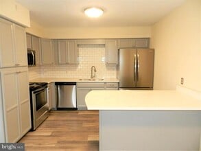 300 Claiborne Ave in Fredericksburg, VA - Building Photo - Building Photo