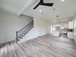 9910 Langdale Rd in Houston, TX - Building Photo - Building Photo