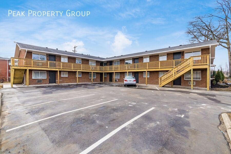 611 Riverview Dr in Columbus, OH - Foto de edificio