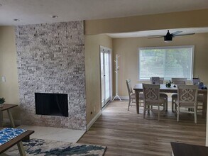 3765 Elliott St in San Diego, CA - Foto de edificio - Building Photo