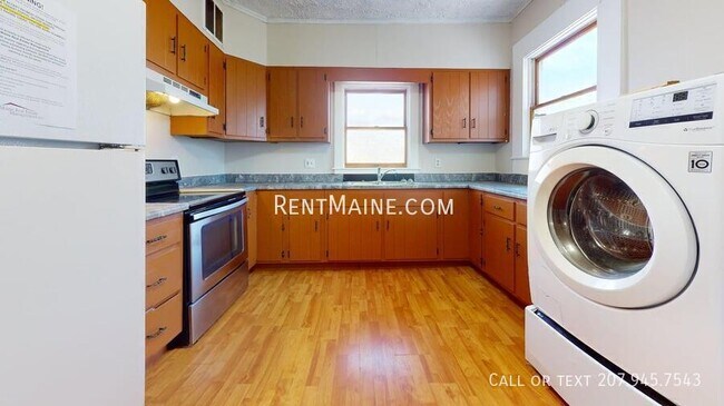 2 Danielson St in Winslow, ME - Building Photo - Building Photo