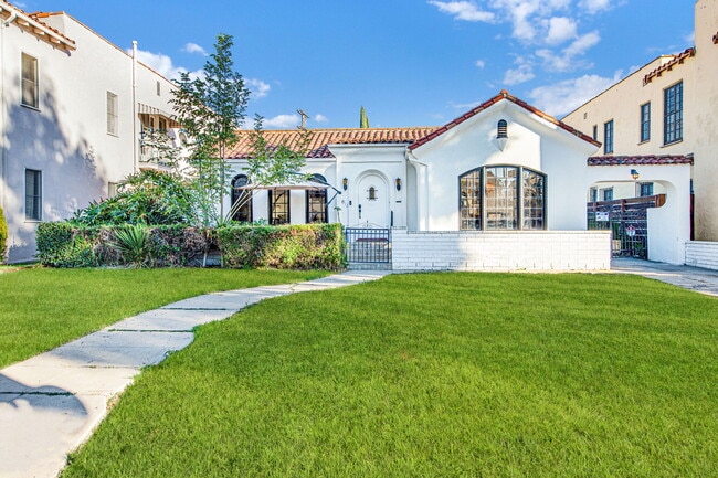 property at 812 S Curson Ave