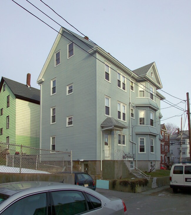193 Osborn St in Fall River, MA - Building Photo - Building Photo