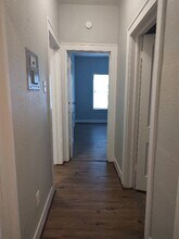 2117 N Elmendorf St, Unit #1 in San Antonio, TX - Foto de edificio - Building Photo