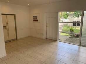 320 SW 21st St in Fort Lauderdale, FL - Foto de edificio - Building Photo
