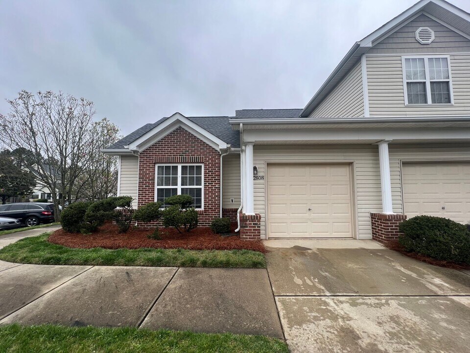 2808 Andover Glen Rd in Raleigh, NC - Building Photo