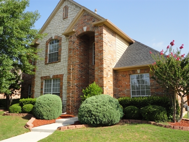 413 Durrand Oak Dr in Keller, TX - Building Photo