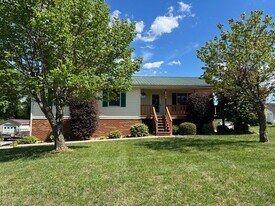 304 Old Stage Rd in Gray, TN - Building Photo