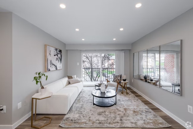 Plymouth Park Apartments in Conshohocken, PA - Foto de edificio - Building Photo