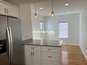 19 Brookford St, Unit 1 in Cambridge, MA - Building Photo - Building Photo