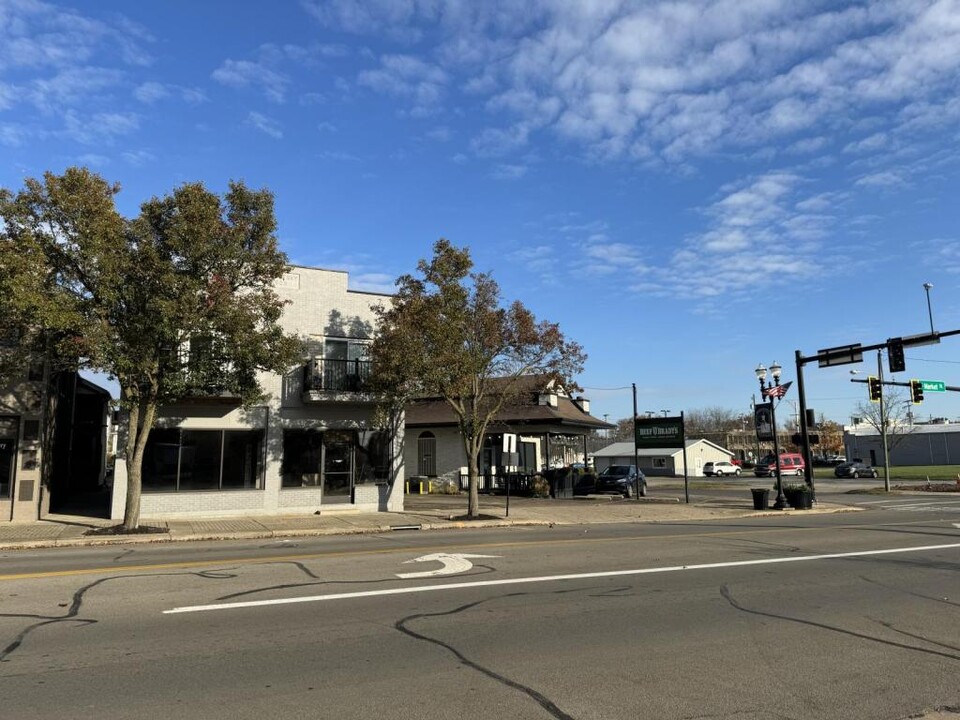 240 S Market St in Wooster, OH - Building Photo