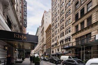 36 W 35 St in New York, NY - Building Photo - Building Photo