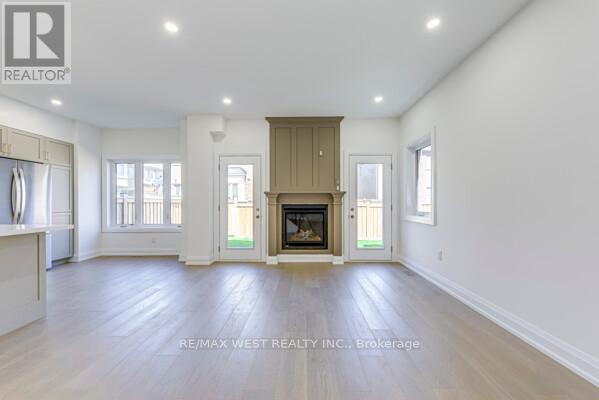3903 Koenig Rd in Burlington, ON - Building Photo - Building Photo