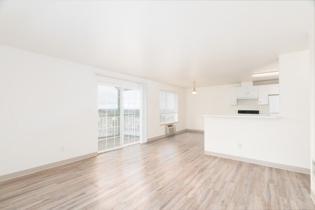 Cougar Crest Apartments