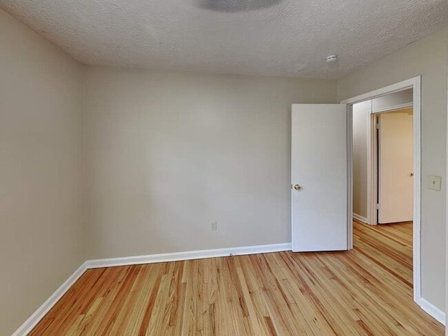 property at 5676 Crestwood Dr SW