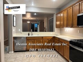 1933 Cielito Dr in Modesto, CA - Building Photo - Building Photo