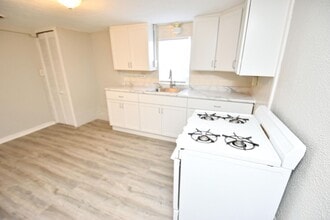 720 W 15th St in Mishawaka, IN - Building Photo - Building Photo