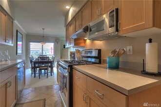 515 1st avenue west in Seattle, WA - Building Photo - Building Photo
