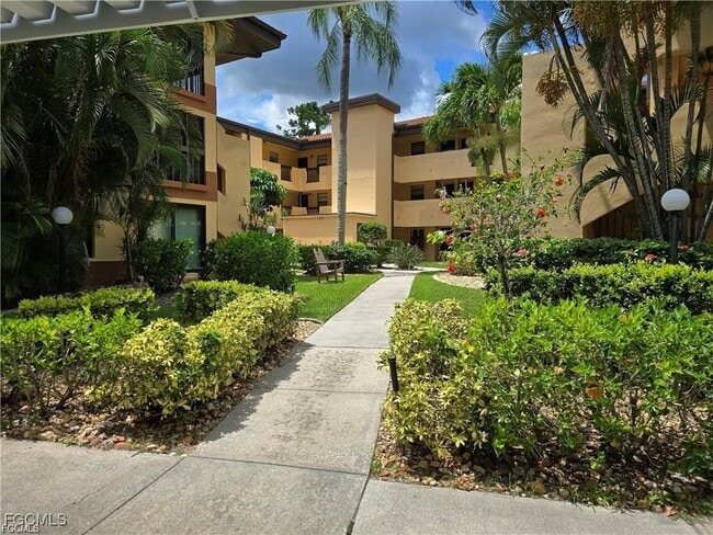 6142 Whiskey Creek Dr in Ft. Myers, FL - Building Photo - Building Photo