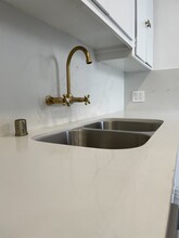 460 N Orange Grove Ave in Los Angeles, CA - Building Photo - Building Photo