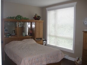 14333-14104 104 Ave in Surrey, BC - Building Photo - Building Photo