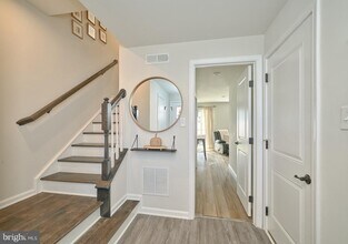 39 Ortiz Dr in Pennsauken, NJ - Building Photo - Building Photo