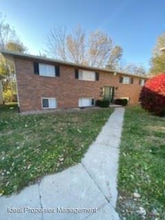 3241 S Douglas Ave in Springfield, IL - Building Photo