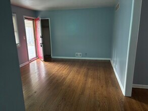 12500 E 53 St in Kansas City, MO - Building Photo - Building Photo