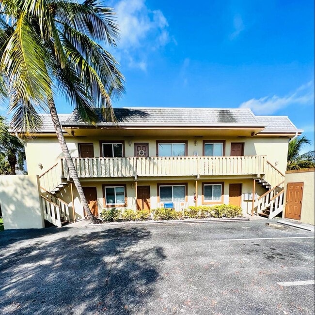 1201 NW 15th Ct, Unit 2