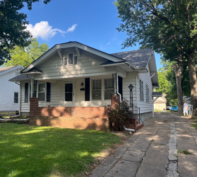 1917 S Locust St in Pittsburg, KS - Building Photo - Building Photo