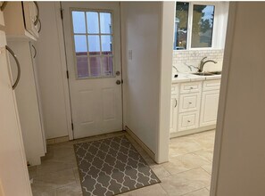 9517 Kauffman Ave in South Gate, CA - Building Photo - Building Photo