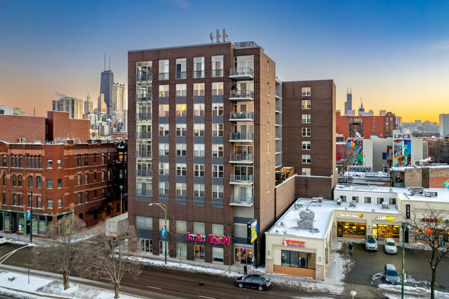 Parc Orleans in Chicago, IL - Foto de edificio - Building Photo