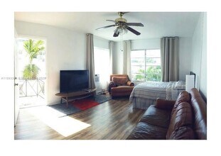 7333 Byron Ave in Miami Beach, FL - Foto de edificio - Building Photo