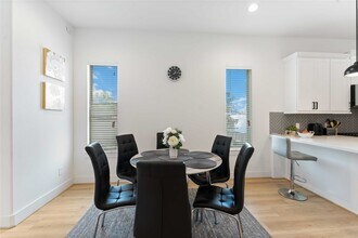 2341 Eagle St in Houston, TX - Building Photo - Building Photo