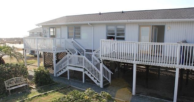 The Courtyard in Oak Island, NC - Building Photo - Building Photo