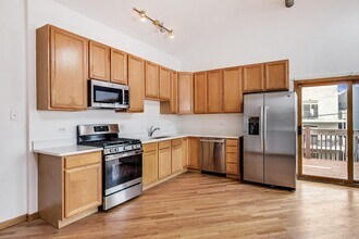 1446 W Chicago Ave, Unit 4E in Chicago, IL - Foto de edificio - Building Photo