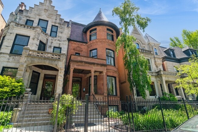 property at 5135 S Dorchester Ave