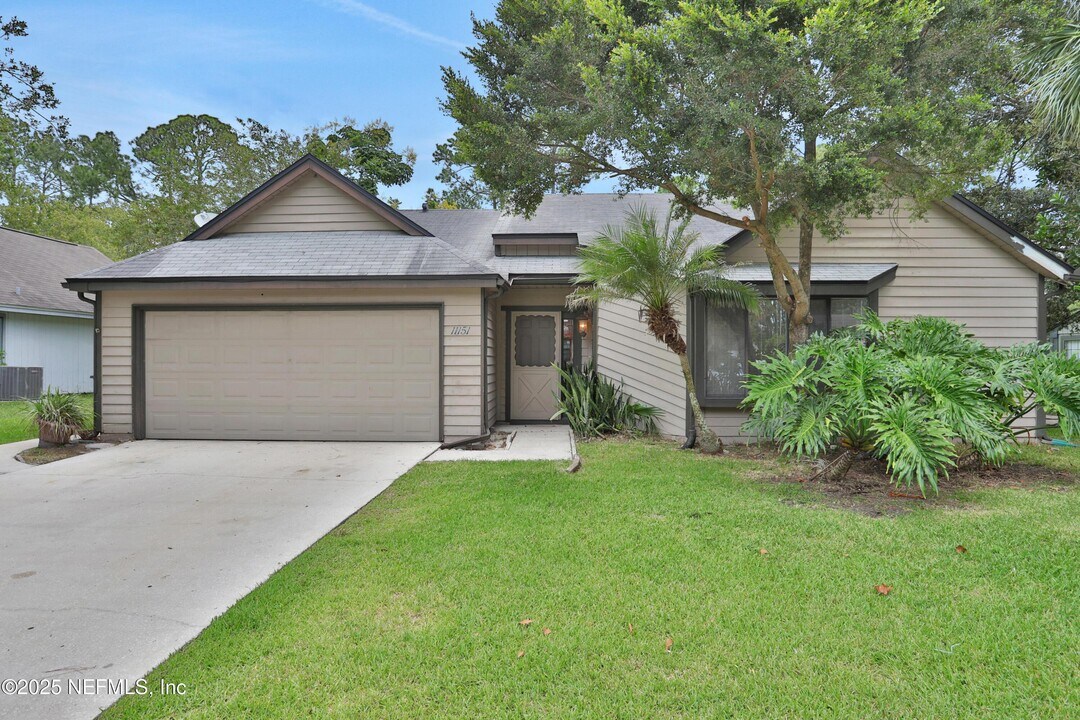 11151 Stoney Point Ln W in Jacksonville, FL - Building Photo