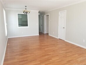 736 Savin Ave in West Haven, CT - Building Photo - Building Photo