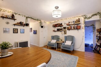 9 Medford St, Unit 1 in Medford, MA - Building Photo - Building Photo