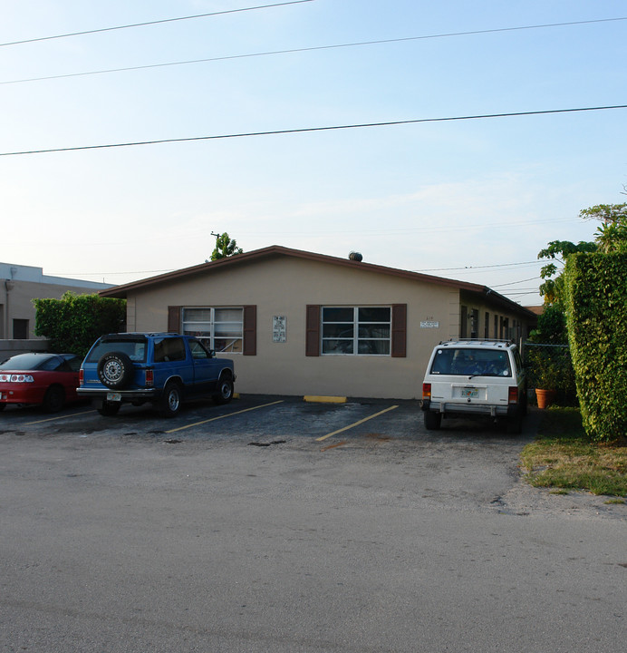 214 SW 15th St in Fort Lauderdale, FL - Building Photo