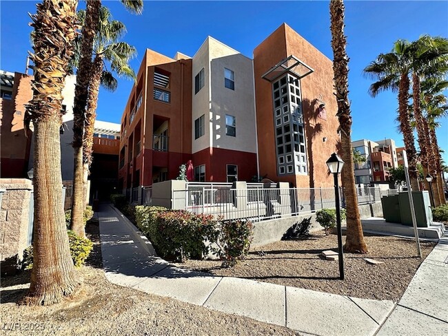 property at 71 E Agate Ave