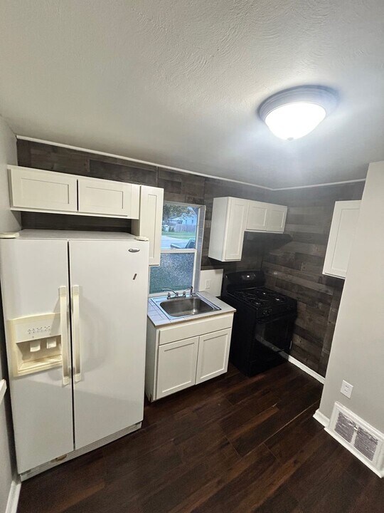 1270 Joosten St SW in Wyoming, MI - Building Photo